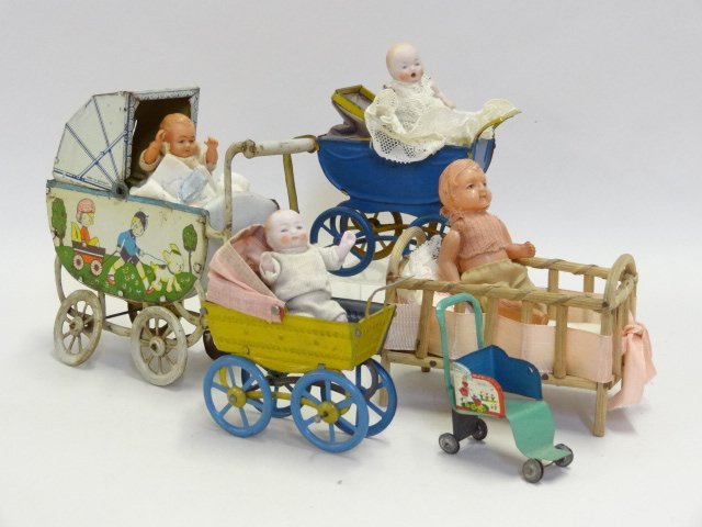 Dollhouse Carriages with Babies (1 of 1)