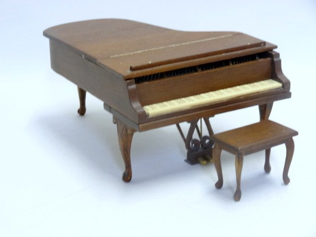 Ralph Partelow Piano (1 of 2)