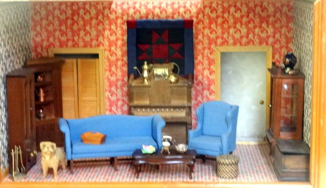 Dollhouse Roombox with Furniture (1 of 3)