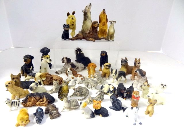 Pack of Dog and Cat Figurines Dollhouse Size (1 of 5)
