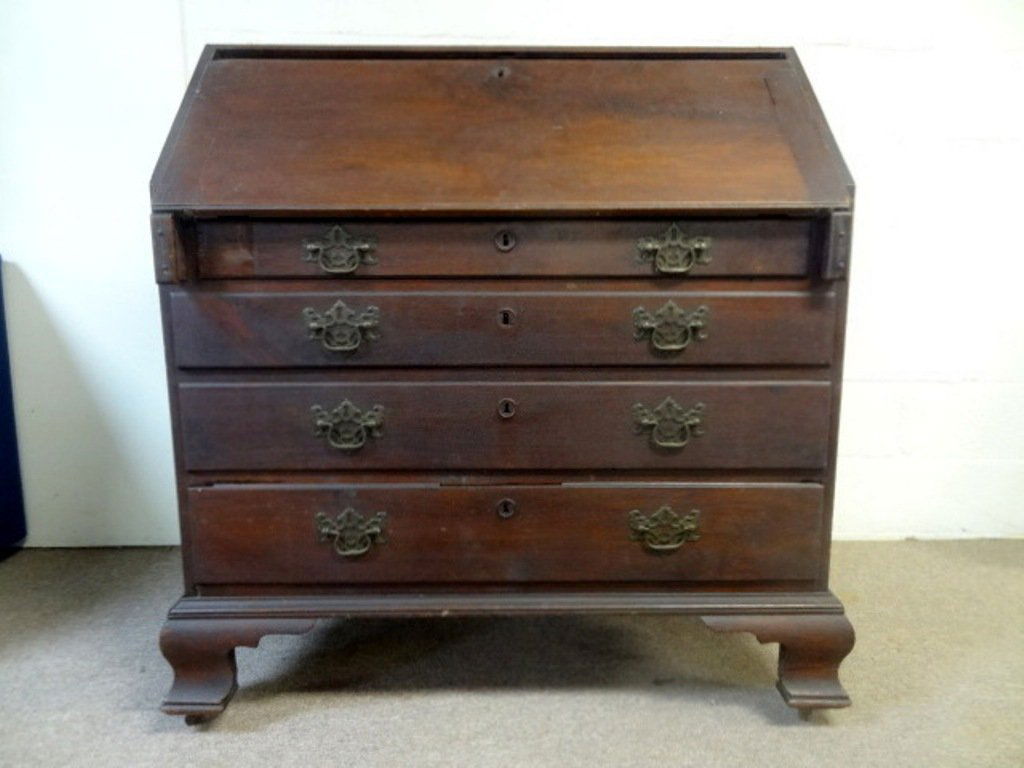 18th C. Mahogany Slant Lid Desk (1 of 8)