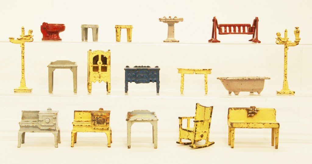 Group Kilgore Cast Iron Furniture (1 of 1)