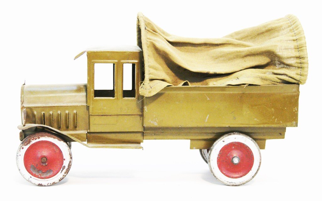 Early Tin Toy Army Truck (1 of 5)
