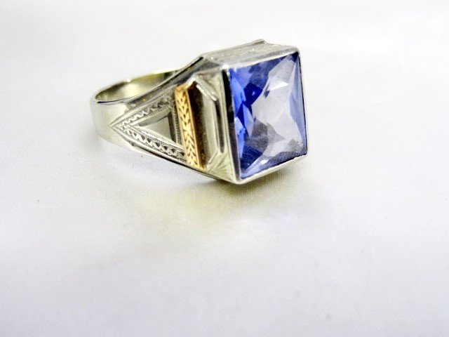 10kt amethyst ring (1 of 2)