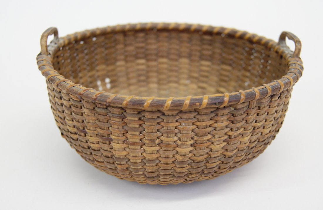 Finely Woven Nantucket Basket (1 of 3)