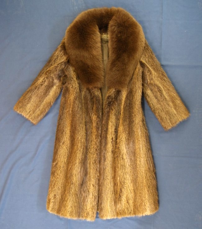 Beaver/Fox Fur Coat (1 of 3)