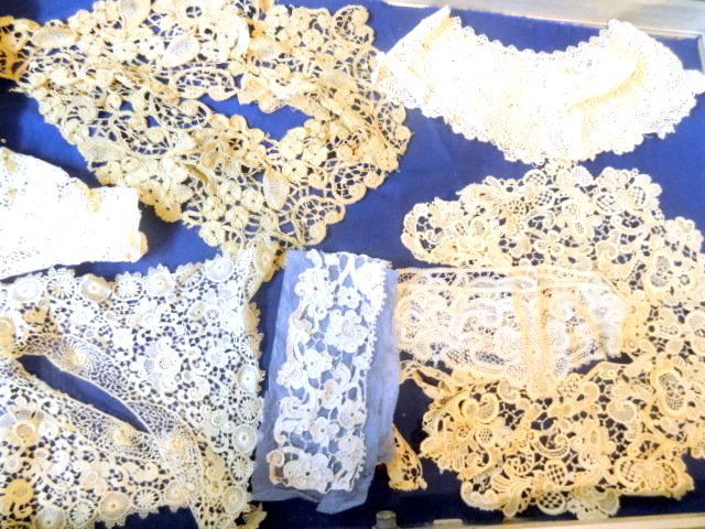 Showcase of Vintage Lace Collars (1 of 4)
