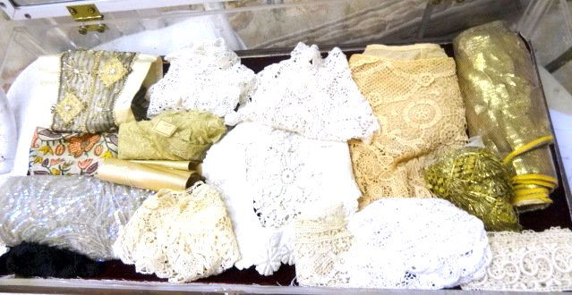 Showcase Spectacular Vintage Laces (1 of 3)