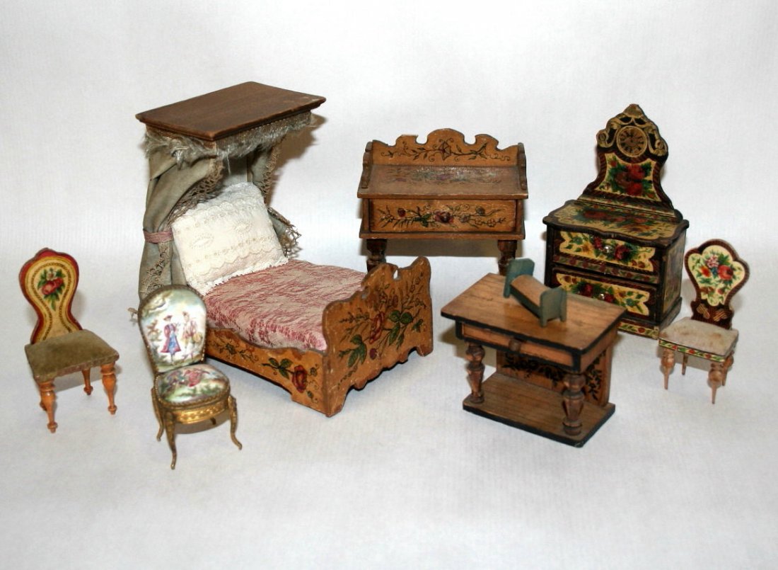 Lithographed Nursery Furniture (1 of 4)