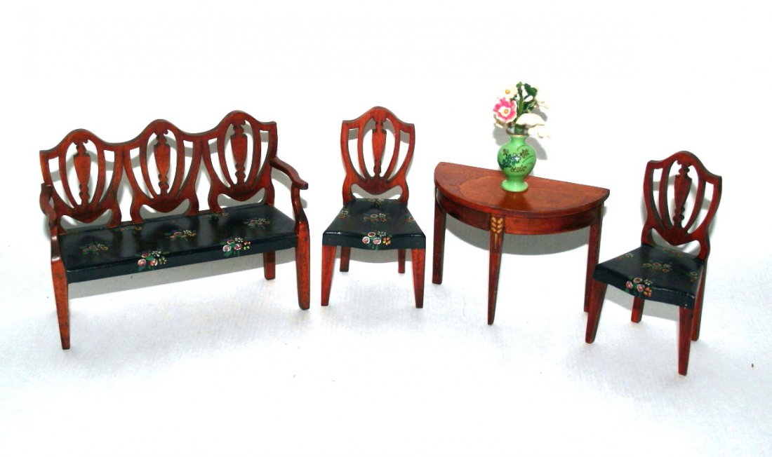 TynieToy Hepplewhite Parlor Suite (1 of 3)