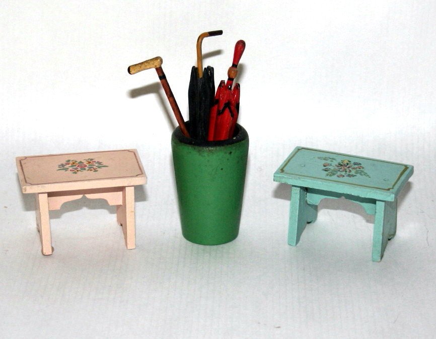 TynieToy Umbrella Stand and Stools (1 of 1)