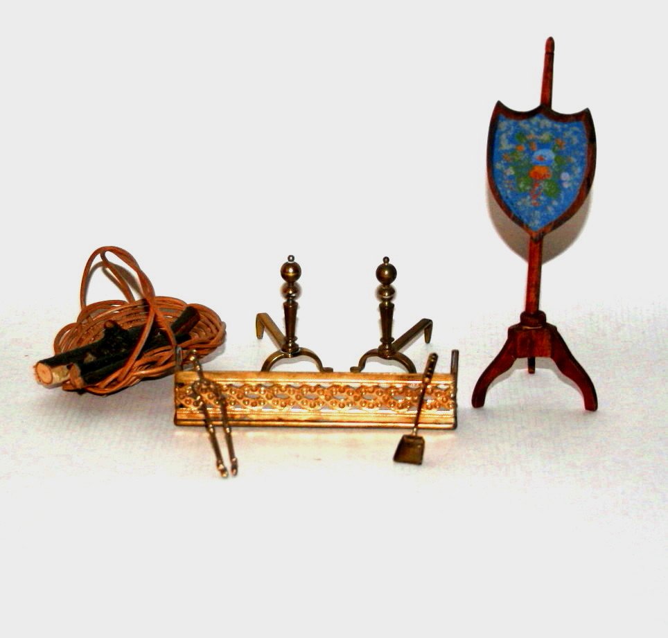 TynieToy Shield-shaped Firescreen (1 of 2)