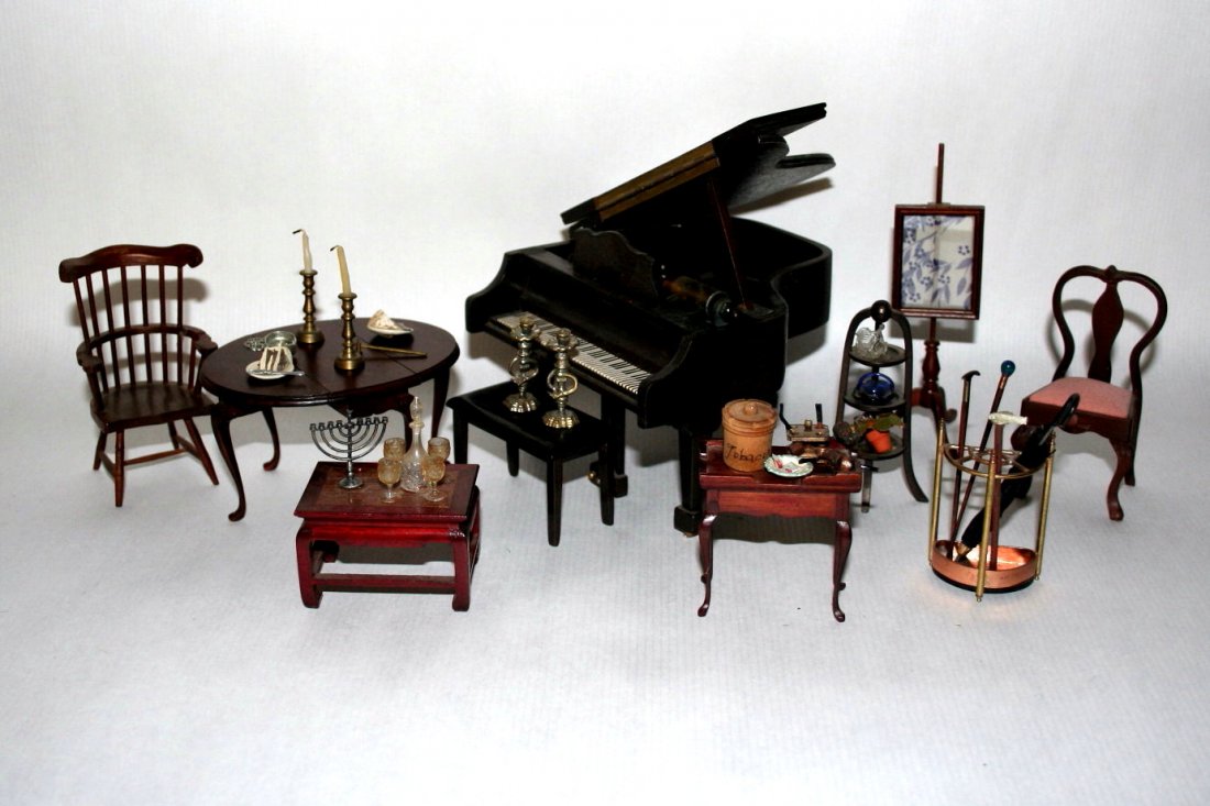 Vintage Piano and Tables (1 of 3)