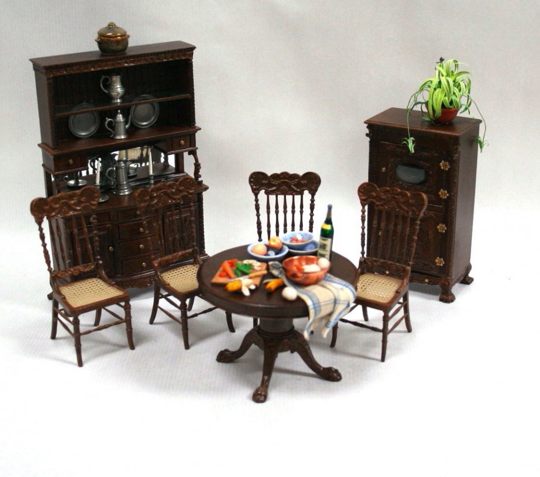 Kitchen Furnishings (1 of 3)