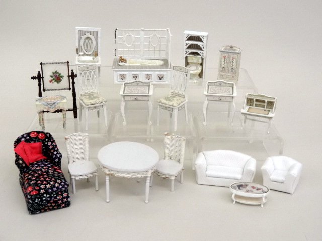 Artisan Half-scale Miniatures (1 of 1)