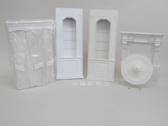 Sue Cook Fireplace and Ceiling Rose (1 of 3)