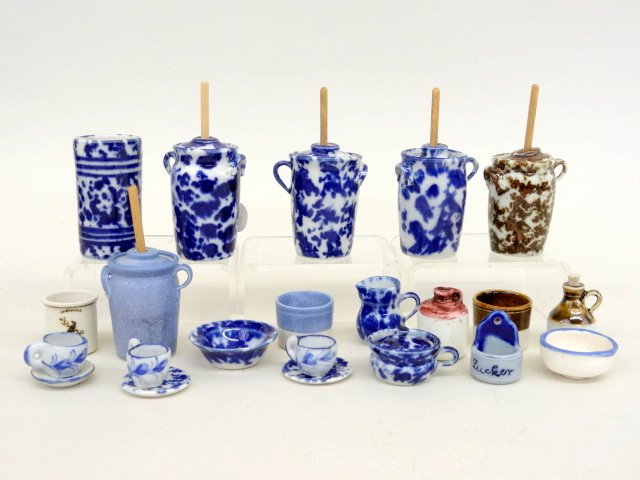 Dollhouse Miniature Pottery (1 of 1)