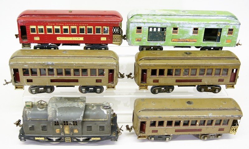 Lionel Pre-war Standard Gauge Trains: Lionel 6 pcs. Of standard gauge trains, engine 10E (wheels starting to have chips), 2 - 337 Pullmans, 2 - 338 observations (1 olive, 1 red), 331 baggage