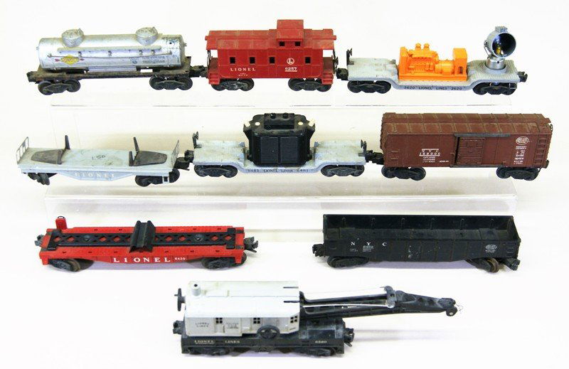 Nine Lionel Freight Cars (1 of 6)