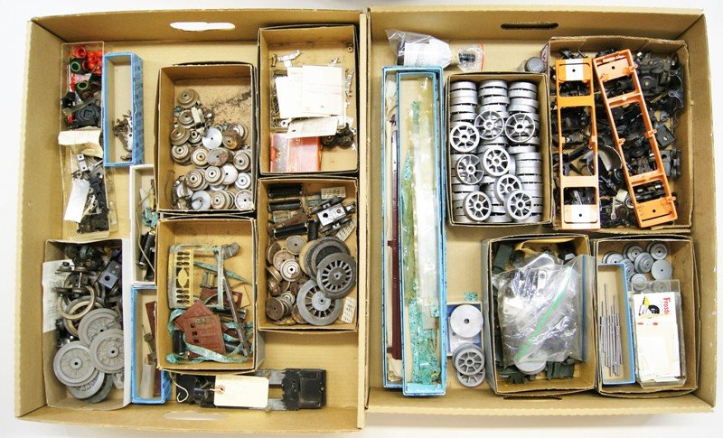 Large Grouping of Miscellaneous Train Parts (1 of 6)