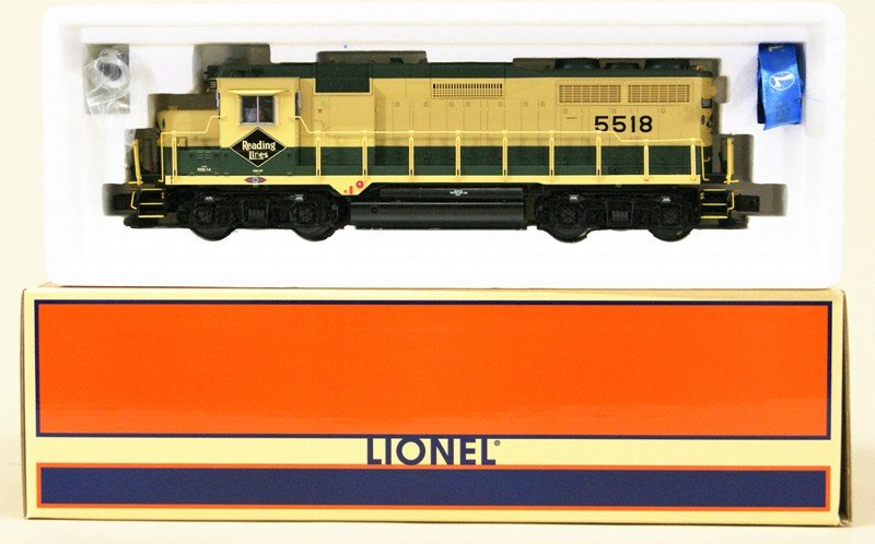 Lionel Reading GP-30 28216 Locomotive (1 of 3)