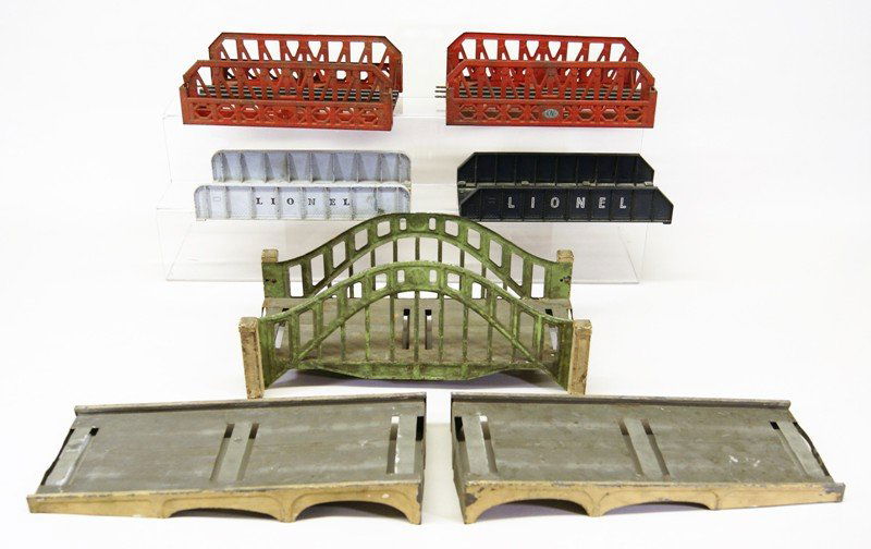 Lot of Bridges Lionel, Etc. (1 of 4)