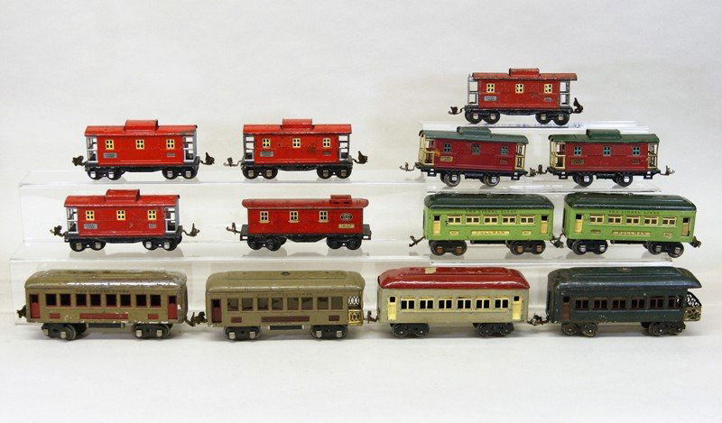 Lionel Pre-war Passenger Cars and Cabooses (1 of 7)