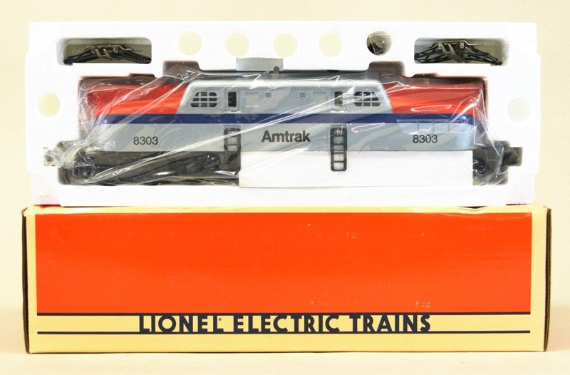 Lionel Amtrak GG-1 Locomotive 18303 (1 of 3)