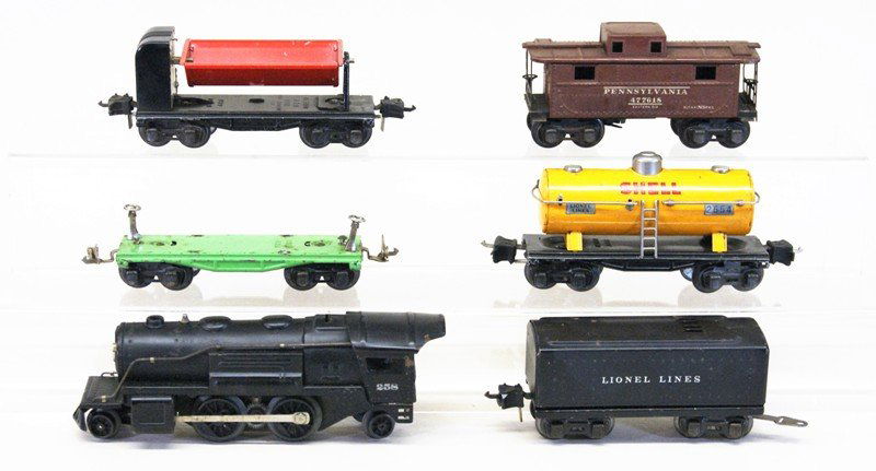 Lionel Pre-war 258 Freight Set (1 of 5)