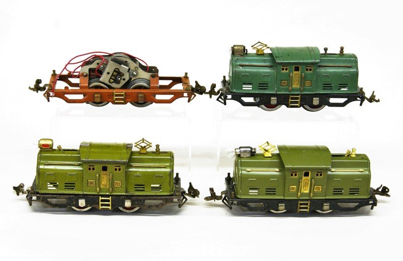 Lionel Pre-war 252, Lot of Three (1 of 5)