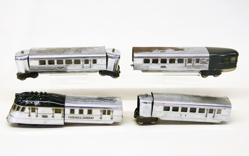 Lionel Pre-war 616 Flying Yankee Passenger Set (1 of 3)