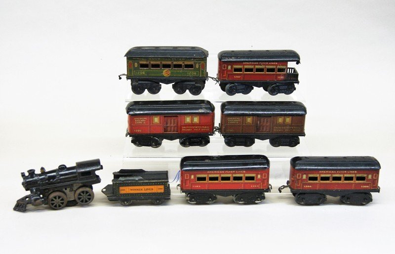 Mixture of American Flyer and Ives O Gauge (1 of 5)