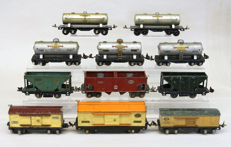 Lot of Lionel Pre-war Freight Cars Eleven Pieces (1 of 3)