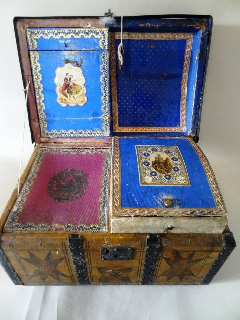 Late 19th Century Humpback Doll Trunk (1 of 4)