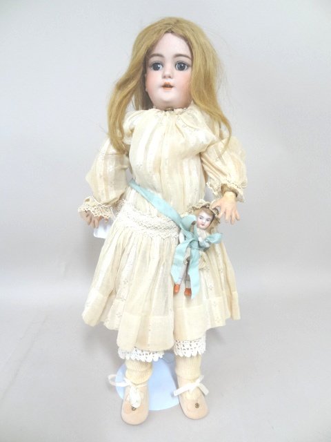 Heinrich Handwerck and Her Doll: Handwerck 109, 22" blue sleep eyes, o/m, HH wig on marked Handwerck body with her own little all bisque doll