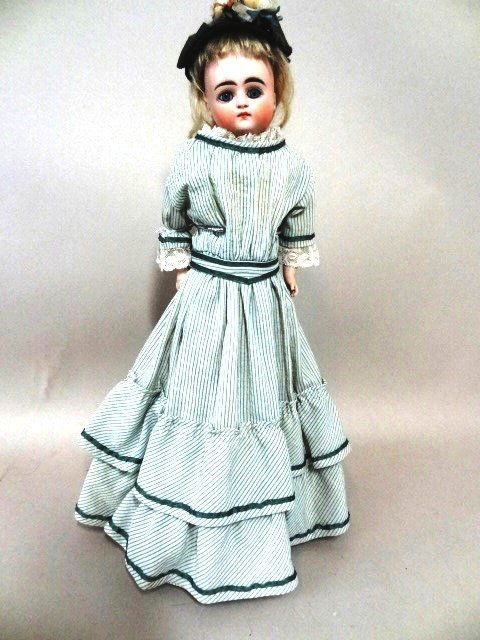 Kestner Turned Shoulder Head Doll (1 of 2)