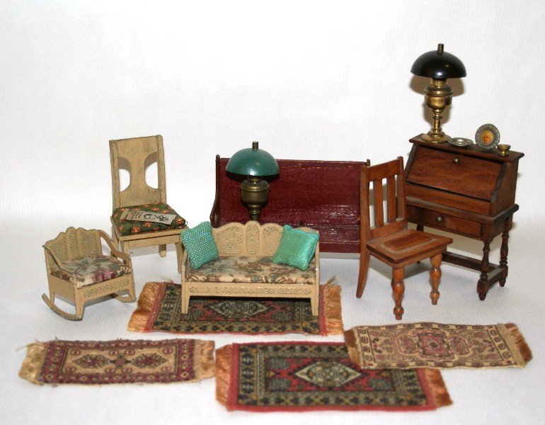 Lot of Vintage Dollhouse Miniature  Furniture (1 of 1)