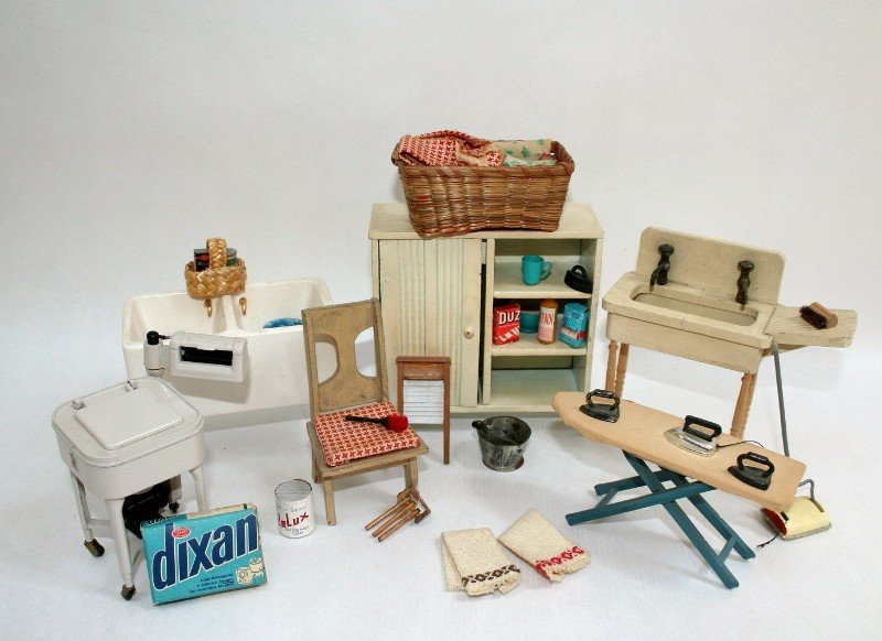 Dollhouse Miniature Vintage Laundry Day (1 of 3)