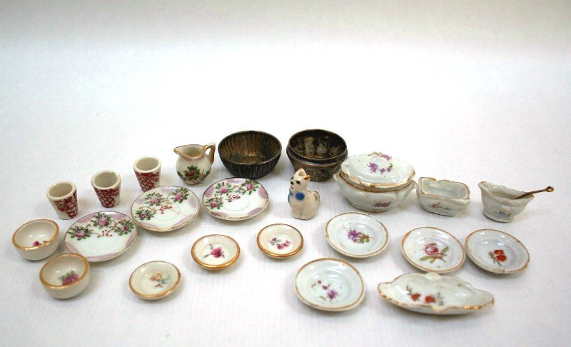 Dollhouse Miniature Old Floral Pottery (1 of 3)