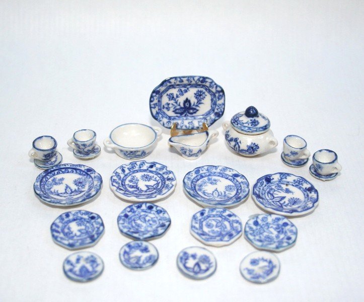 Dollhouse Miniature Blue and White Porcelain (1 of 1)