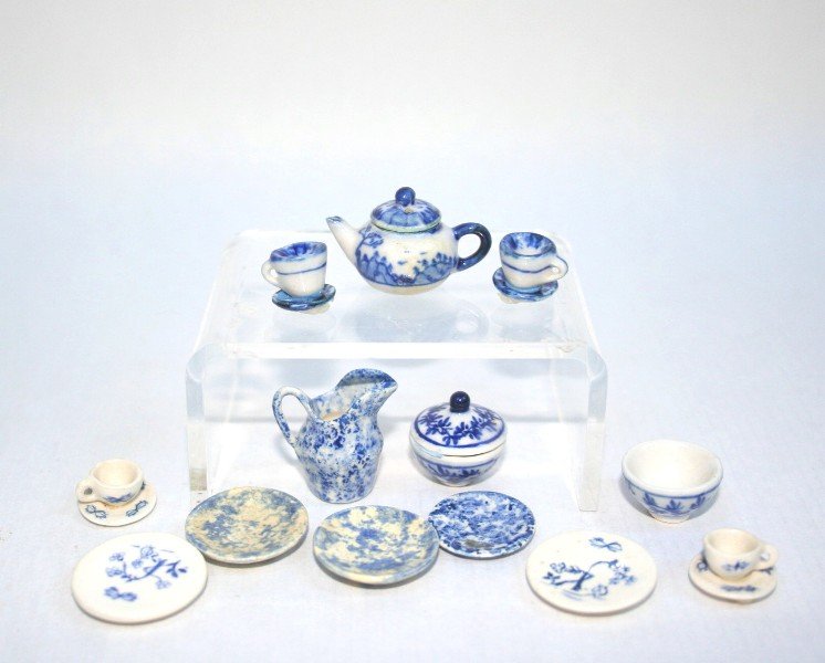 Dollhouse Miniature Artisan Blue and White Porcelain (1 of 1)