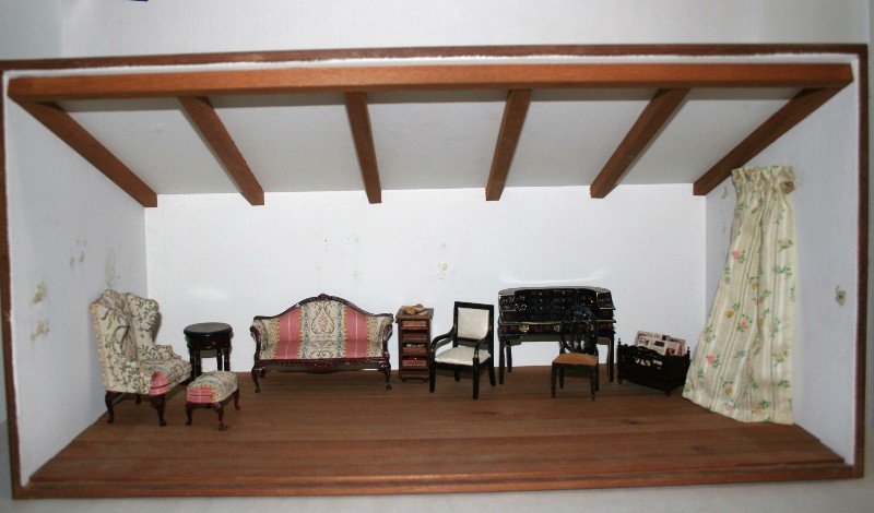 Victorian Parlor Roombox (1 of 3)