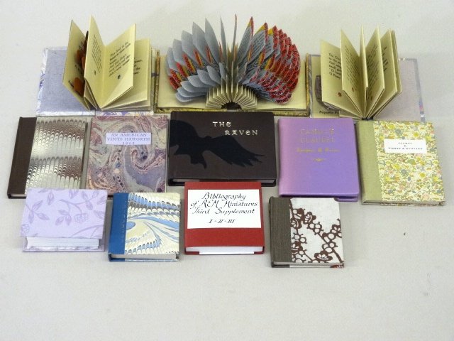 Lot of Miniature Books: Large Lot of Miniature Books :Monarch by Pat Baldwin, Pequeno Press 1088, The Raven by Edgar Allen Poe, Tabula Rasa Press `985, The Owl and the Pussy Cat by Edward Lear , Pequeno Press 1988, Camille C