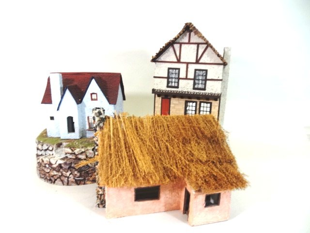 Three Half-Inch Scale Dollhouses (1 of 4)