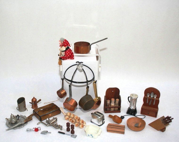 Dollhouse Miniature Kitchen Accessories (1 of 3)