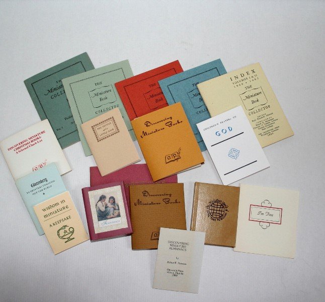 Miniature Book References (1 of 1)