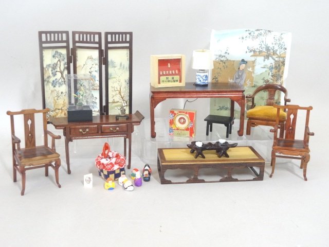 Dollhouse Miniature Oriental Furniture (1 of 3)