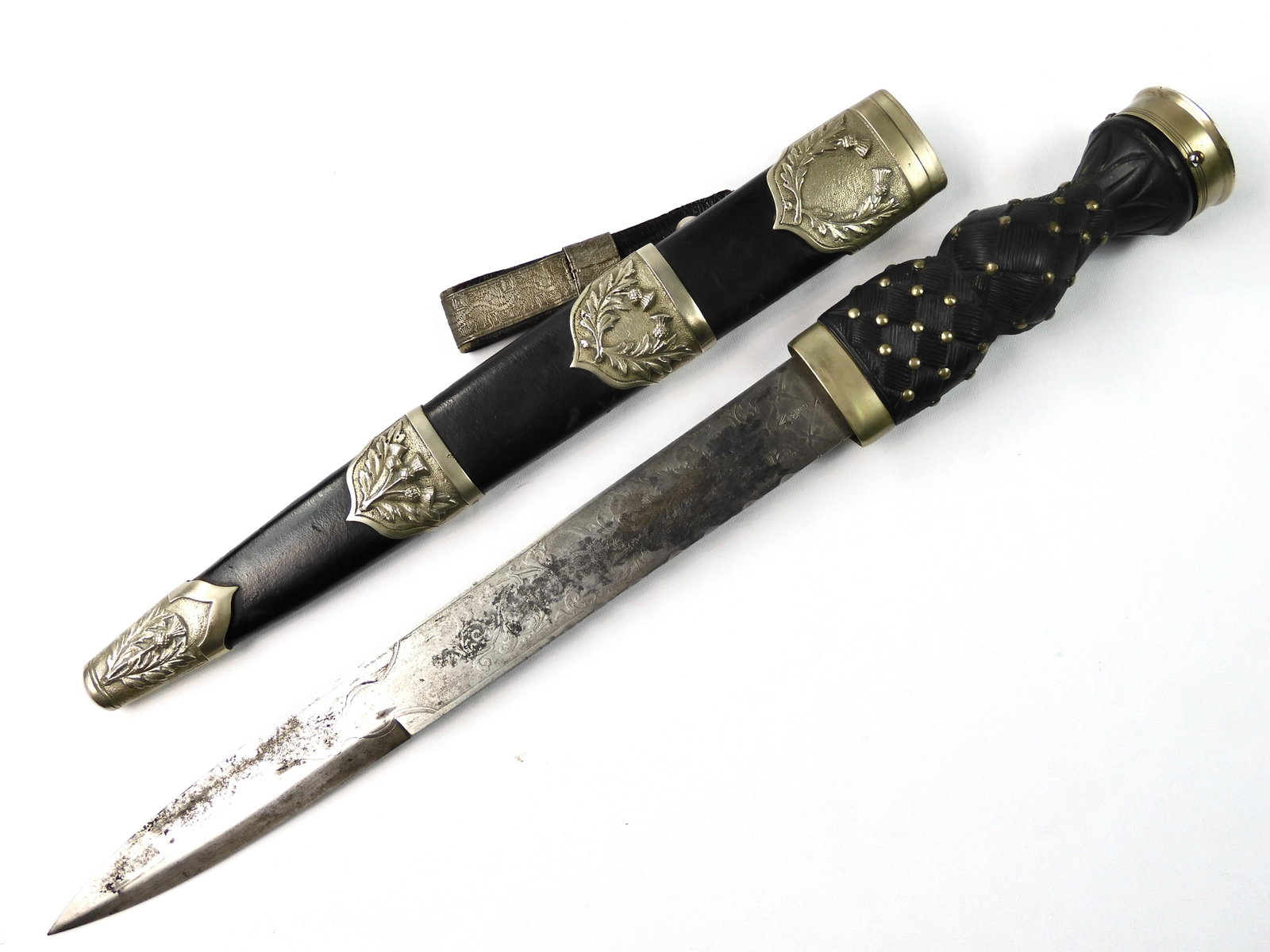 Antique 1904 Scottish Highlander Knife Piper's Dirk: Antique 1904 Dated Traditional Scottish Highlander Knife - Piper's Dirk - Highland Regimental Dagger with scabbard. Made by Mole & Sons, Birmingham. Carved wooden hilt grip insert with silver pins. Th