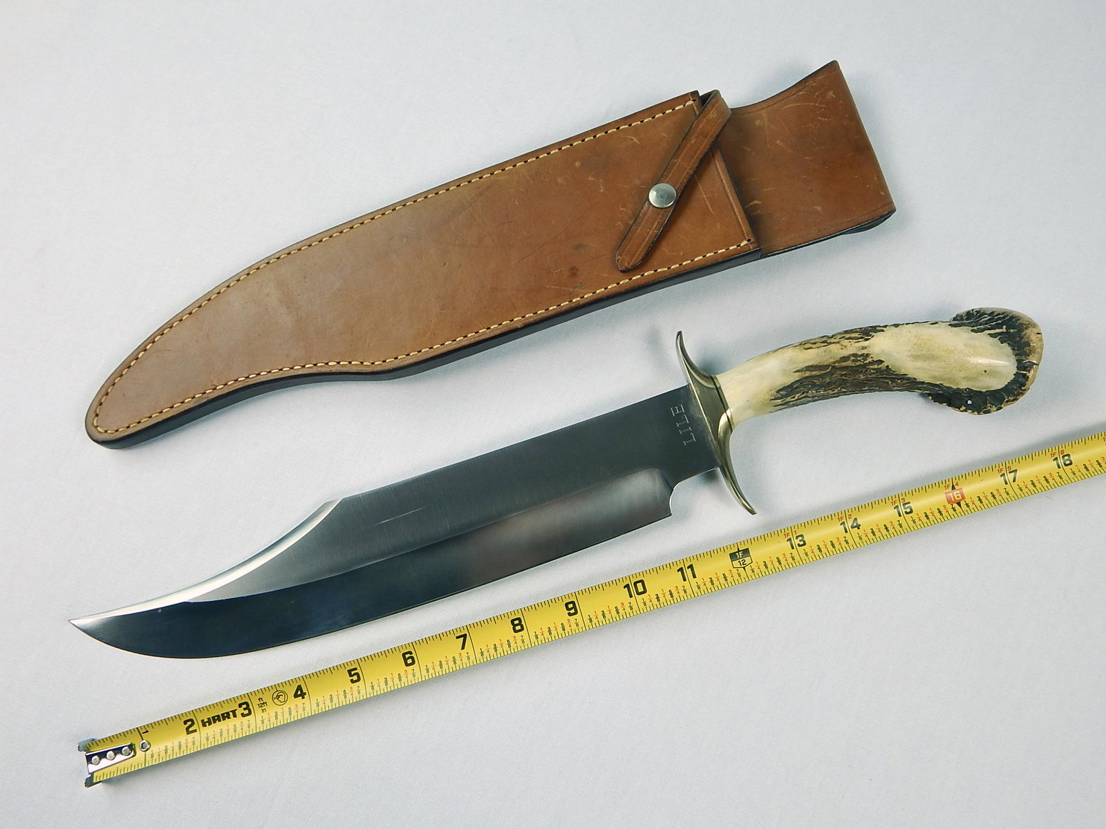 Vintage US Custom James B. JIMMY LILE Huge Bowie Knife: Vintage US Custom Hand Made JIMMY LILE Large Bowie Knife with Leather Sheath. Knife is solid, no loose parts. Size: 18 " total length, blade is 12 1/8".