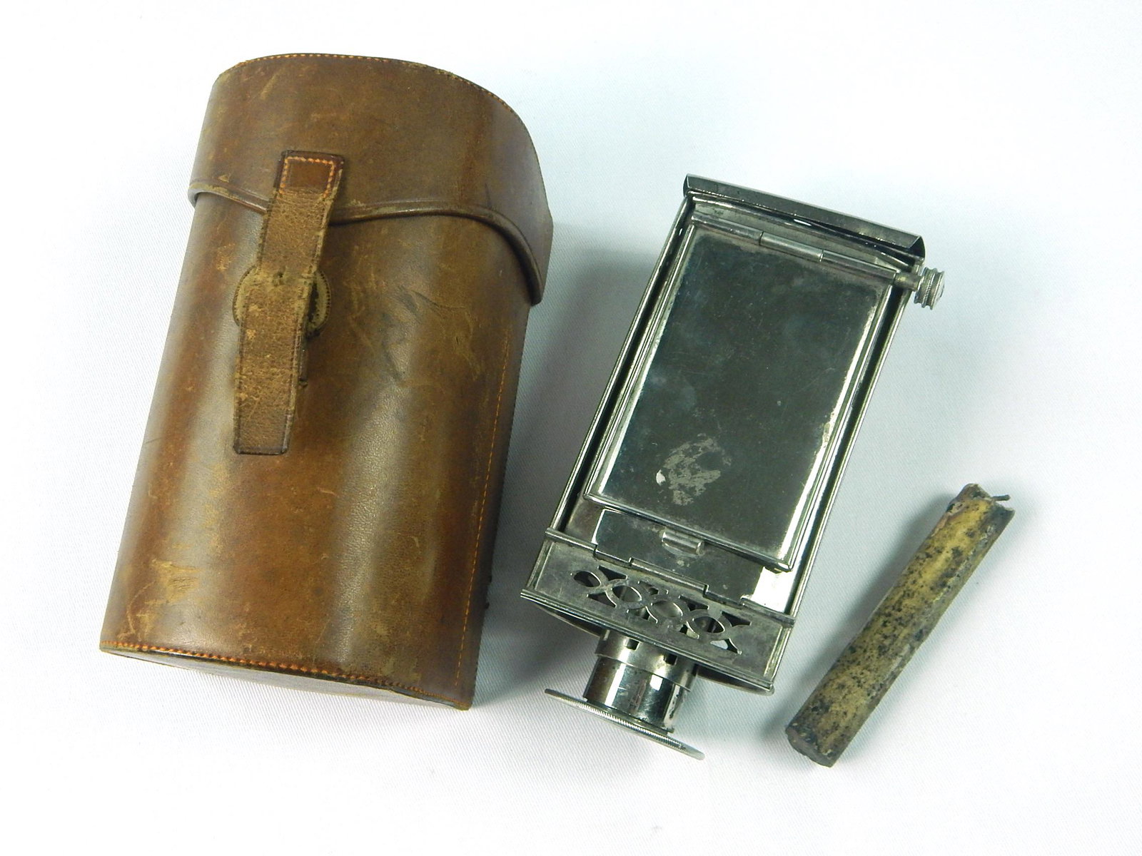 Rare German WW1 Officer's Lantern Light Mirror Candle Case: Original Rare German WW1 Period Officer's Lantern / Mirror. With leather case.